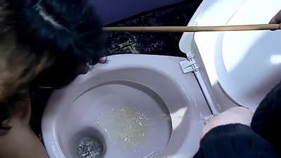 Kapolo wanga wokongola wachinsinsi Melanie Memphis. Ndi kapolo amene ndimakonda kwambiri, amaoneka ngati wosalakwa, wachinyamata, wokonda kugonana kumatako, sewero, ndipo ndimatha kumugwiritsa ntchito nthawi iliyonse yomwe ndikufuna. Gawo 1.